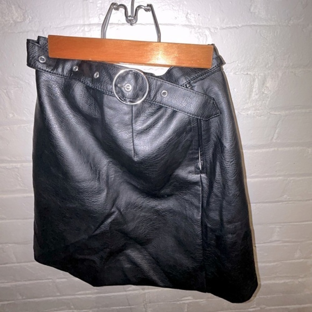 Black Mini Skirt 🖤